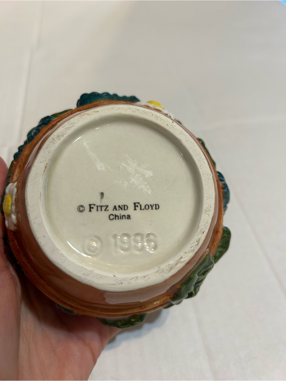 1996/1998 Fitz and Floyd Ceramic Creamer and Sugar Bowl Set - Picture 3 of 7